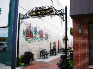 Salem_Court_on_the_Square_Indianola_Iowa