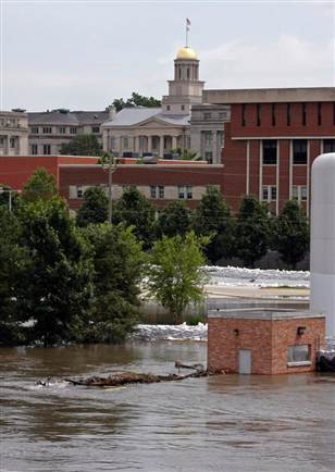 University of Iowa campus during flood fo 2008.