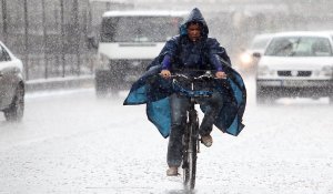 The rain was like this, only I didn't have a rain poncho!